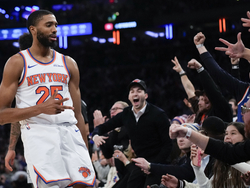 Spurs Knicks Basketball