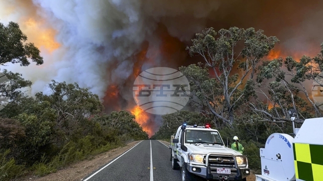 Трима души са в неизвестност при горски пожари в югоизточната част на Австралия 