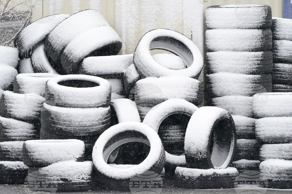 Всички камиони и автобуси в Турция трябва да са със зимни гуми от утре