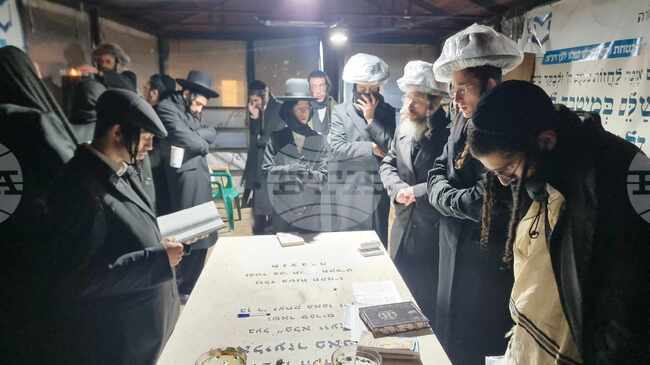 Поклонници от Израел отбелязаха Ханука в мемориалния комплекс на равина Елиезер Папо в Силистра