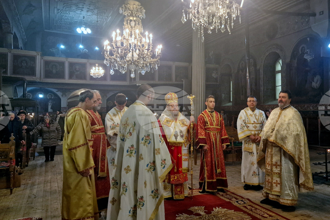 Разград - митрополит Наум - Рождество Христово - света литургия