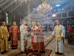 Разград - митрополит Наум - Рождество Христово - света литургия
