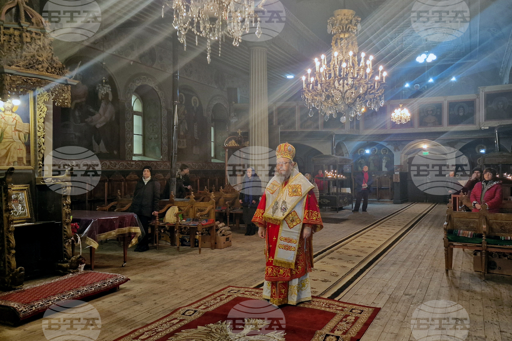 Разград - митрополит Наум - Рождество Христово - света литургия