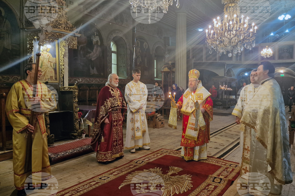 Разград - митрополит Наум - Рождество Христово - света литургия