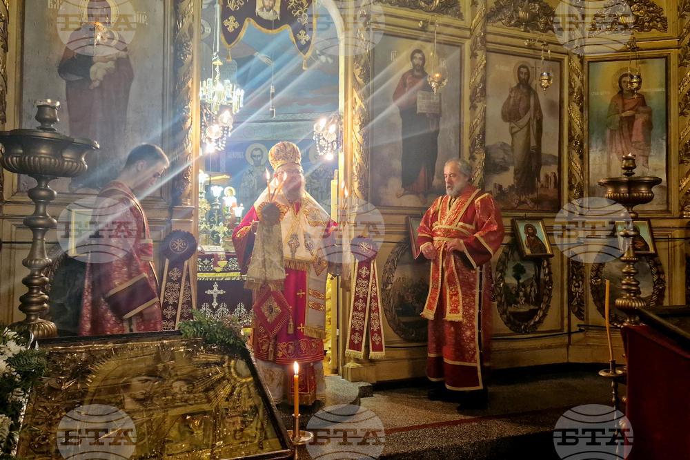 Разград - митрополит Наум - Рождество Христово - света литургия