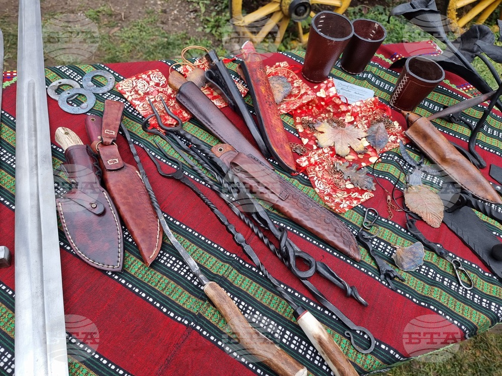 Село Раждавица - коледно село - занаяти