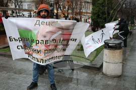 Варна - протест „За споделено родителство”