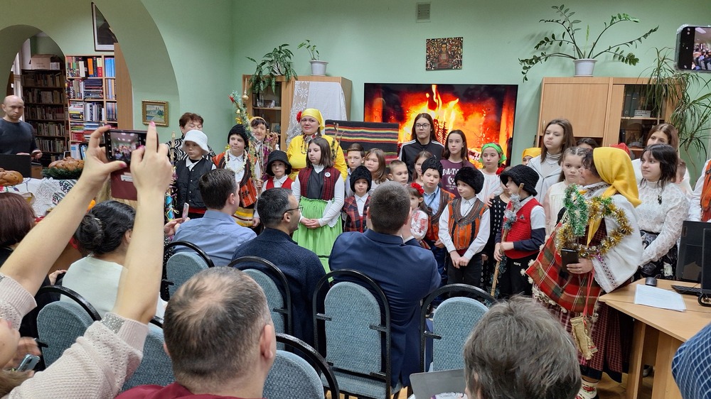 Българското неделно училище в Кишинев, Молдова, отбеляза коледните празници с концерт и празнична трапеза
