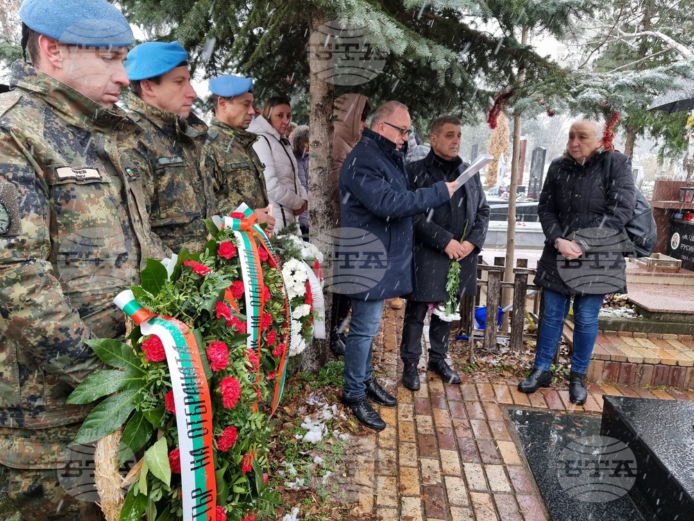 Русе - почит - офицерски кандидат Антон Петров