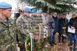 Русе - почит - офицерски кандидат Антон Петров