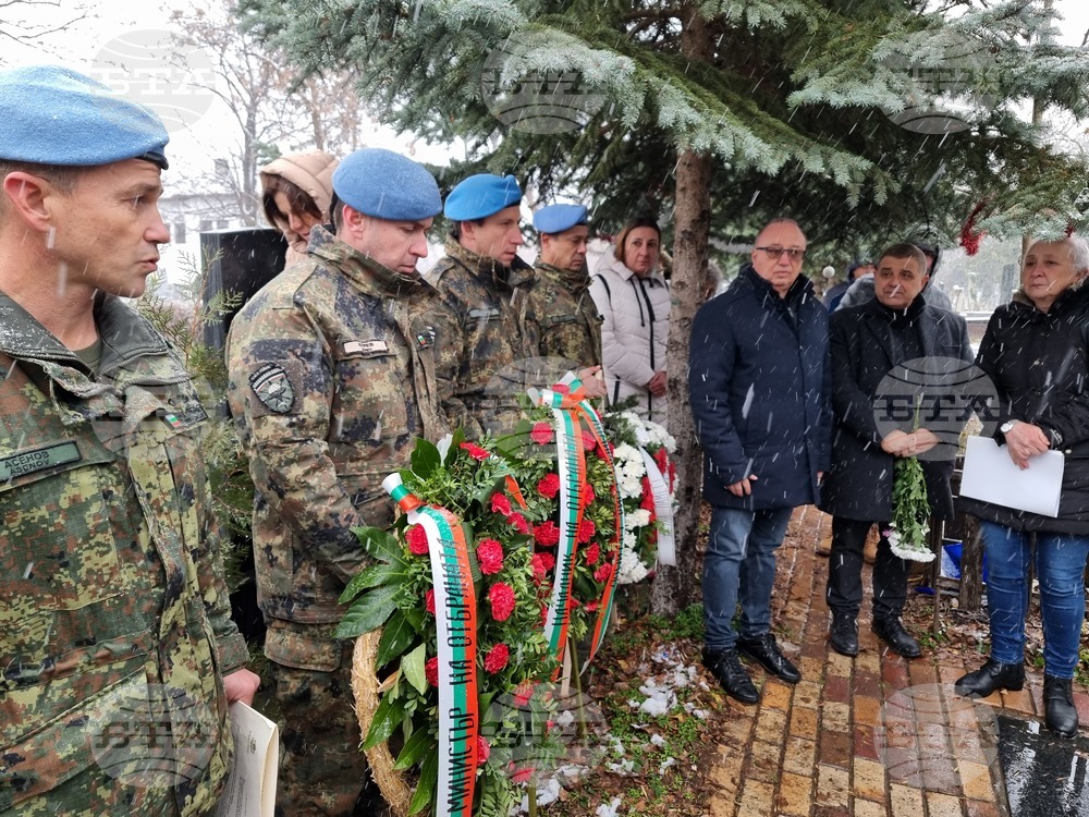 Русе - почит - офицерски кандидат Антон Петров