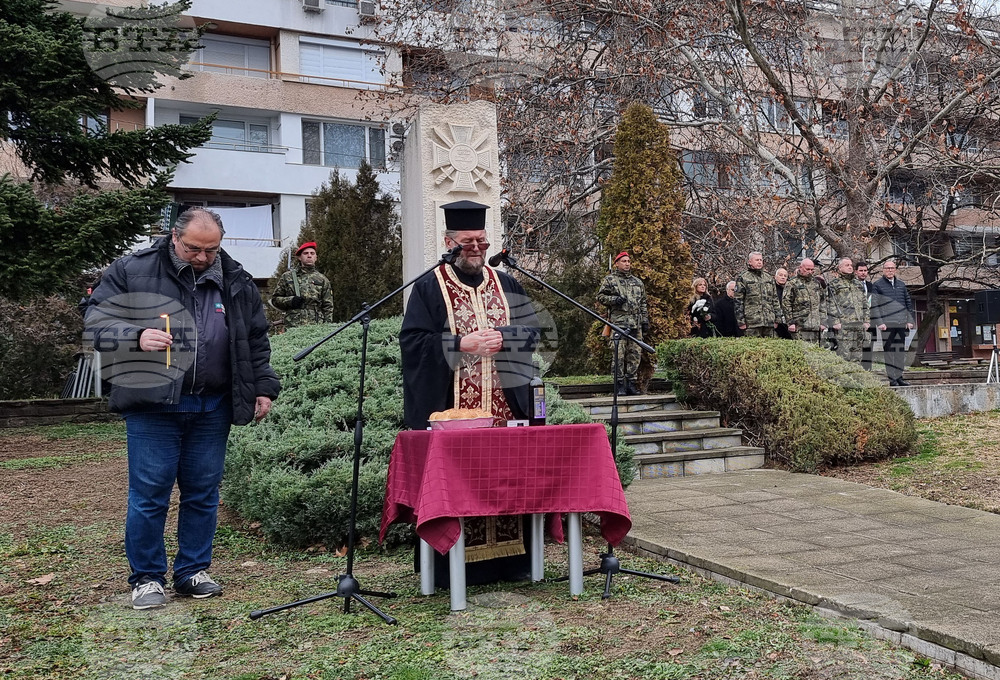 Карлово - български военнослужещи - почит