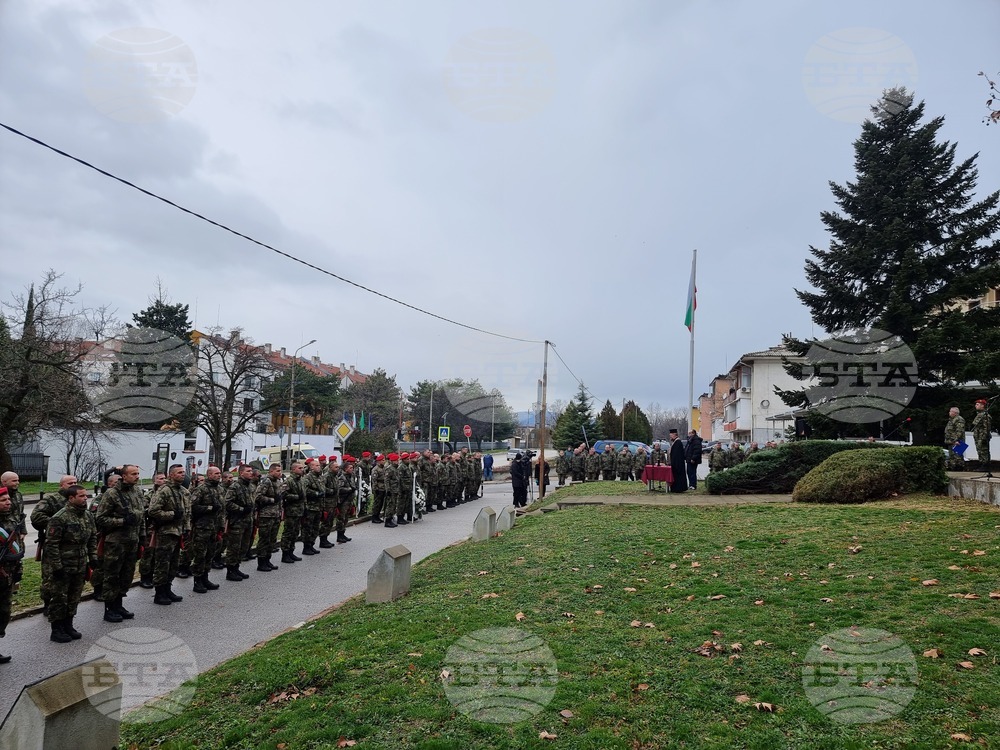 Карлово - български военнослужещи - почит