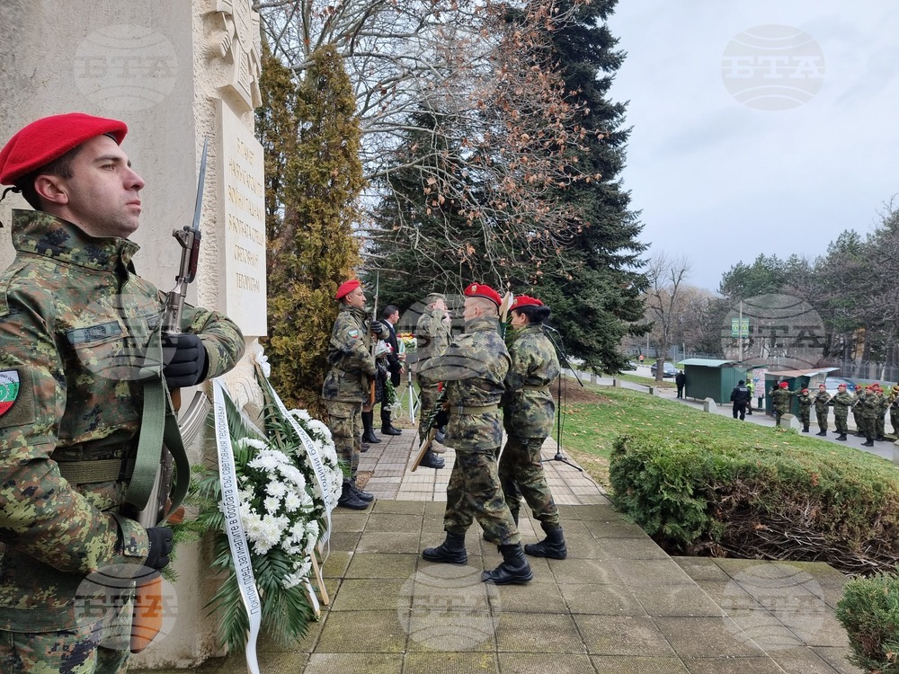Карлово - български военнослужещи - почит