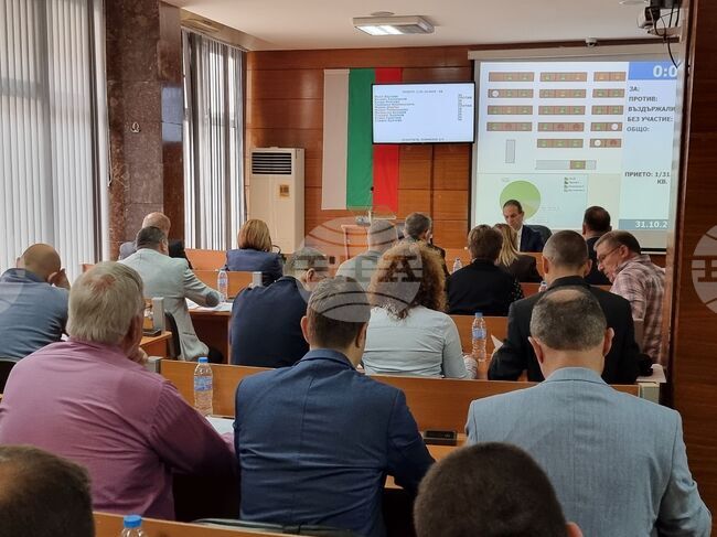 Общинските съветници в Ямбол определиха нови размери на данък сгради и такса смет