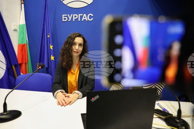 Национален пресклуб на БТА-Бургас - списание ЛИК - декемврийски брой - представяне