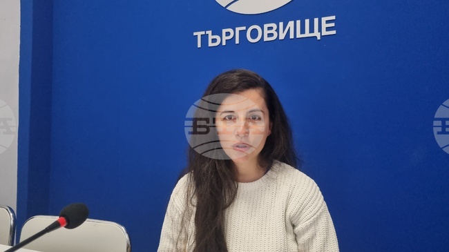 Театърът те кара да бъдеш развиващ се, да намираш нови неща, да бъдеш провокиран всеки ден, казва актрисата и режисьор Моника Угренова