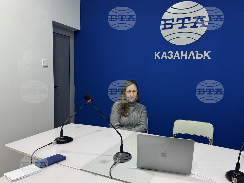 Национален пресклуб на БТА-Казанлък - списание ЛИК - декемврийски брой - представяне