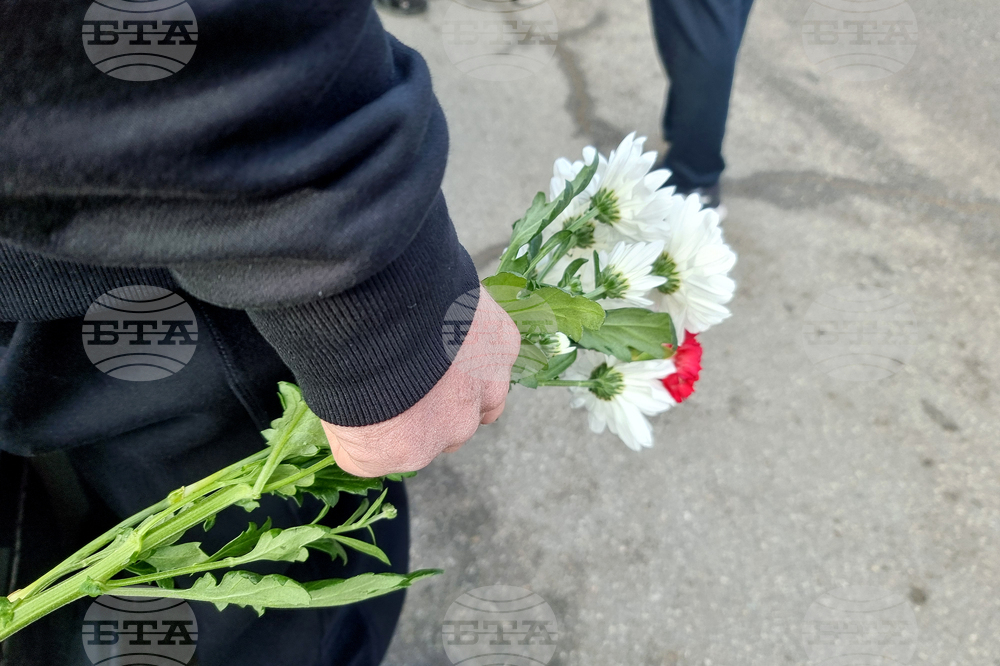 Кюстендил - поднасяне на цветя - пътен инцидент