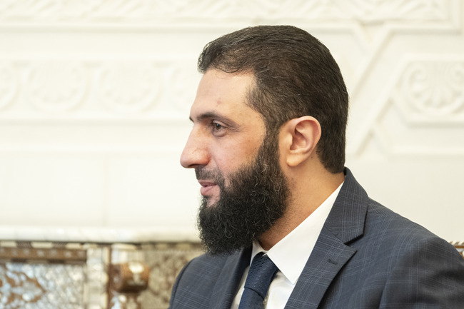 Сирийският лидер Ахмед аш Шараа ще направи първото си задгранично посещение в Турция, пише в. „Йени шафак“