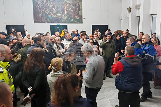 Служебният министър на енергетиката Владимир Малинов се срещна с граждани на Габрово 