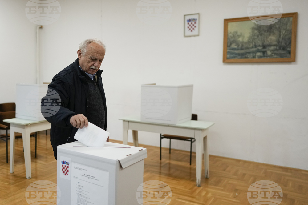 Избирателната активност на президентските избори в Хърватия достигна 36 процента