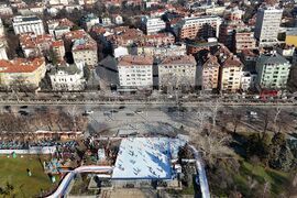 Ледена пързалка „Айс парк”