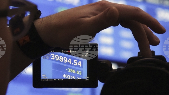 Държавната телевизия на Босна и Херцеговина БХРТ спря днес редовната си програма в знак на протест срещу финансовата криза, в която се намира