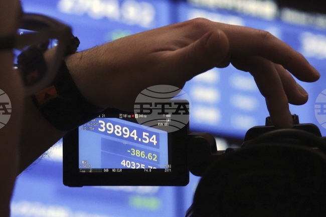 Държавната телевизия на Босна и Херцеговина БХРТ спря днес редовната си програма в знак на протест срещу финансовата криза, в която се намира