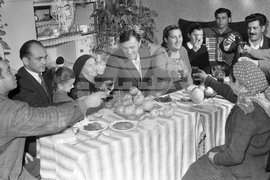 Посрещане на Нова година в село Скрино през 1960 година