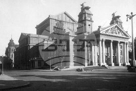 На 3 януари 1907 г. е открита новата сграда на Народния театър "Иван Вазов"