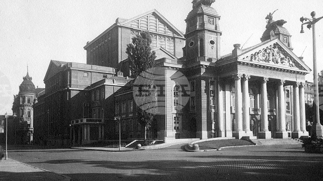 Сградата на Народния театър „Иван Вазов“ е открита преди 119 години