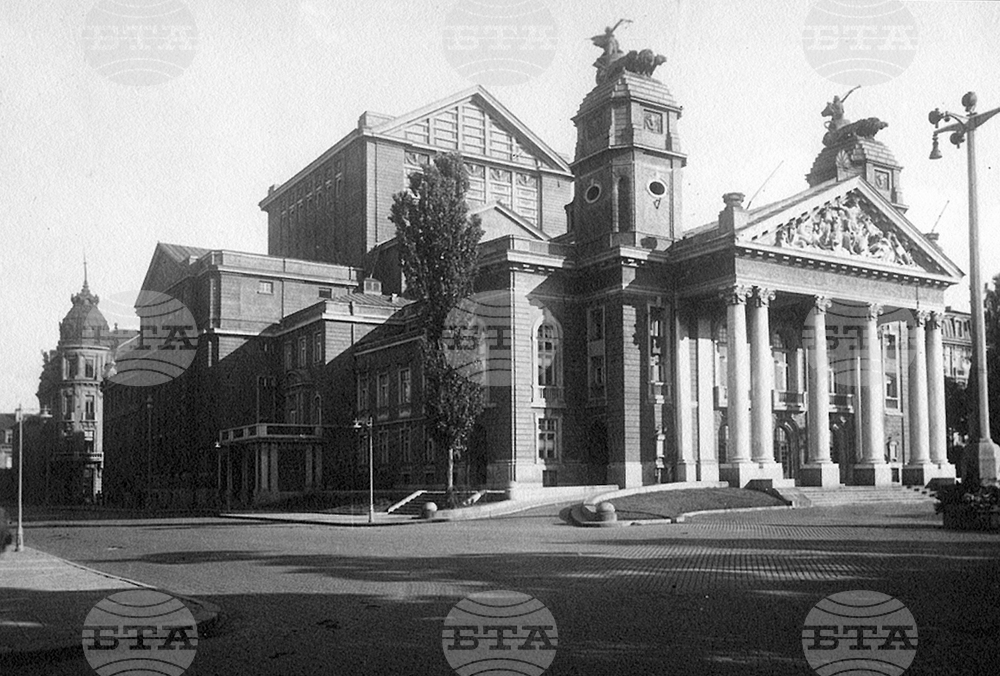 На 3 януари 1907 г. е открита новата сграда на Народния театър "Иван Вазов"