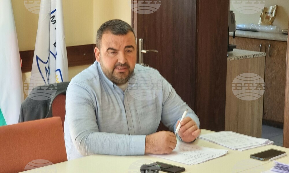Общинският съвет на Минерални бани гласува отстраняване на председателя на институцията и избра нов