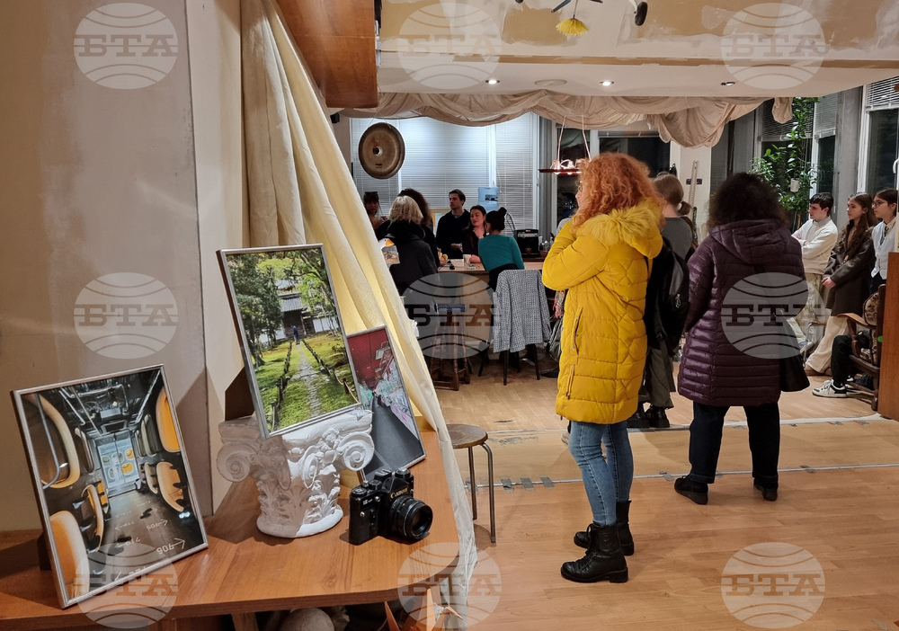 Варна - школа „Дедал“ - годишна среща - сборна изложба