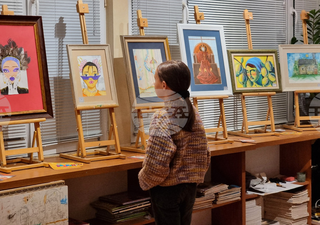  Варна - школа „Дедал“ - годишна среща - сборна изложба