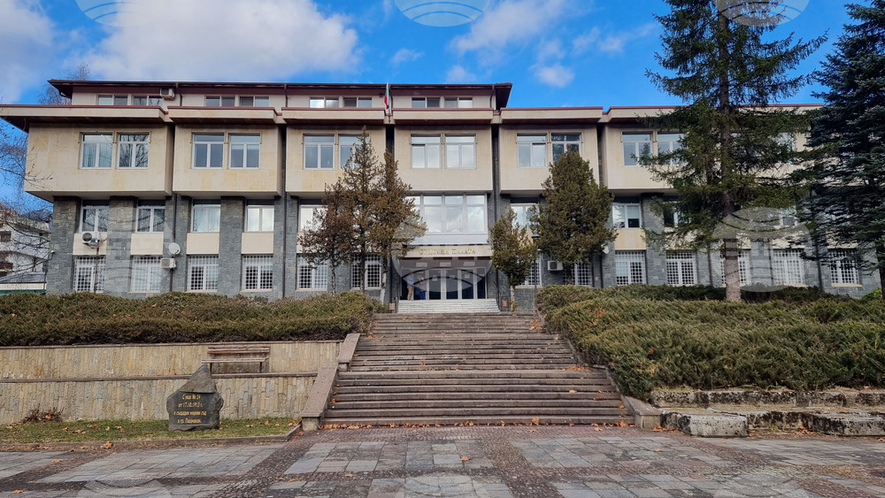 Условна присъда наложи Окръжният съд в Смолян на мъж, държал с цел разпространение над 350 грама наркотични вещества