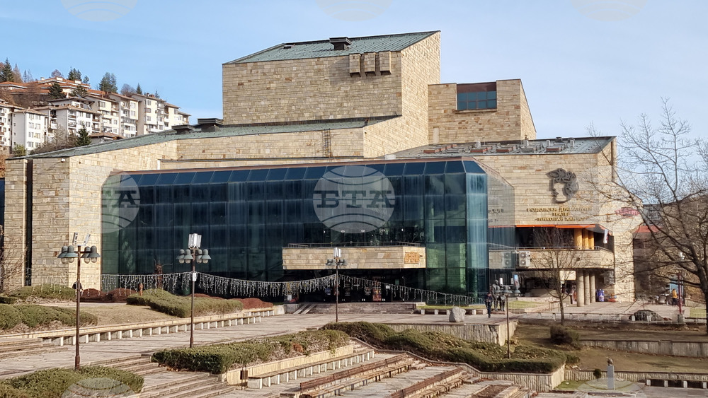 Над 2700 лева са събрани от благотворителни инициативи на Родопски драматичен театър за лечението на мъж от Смолян