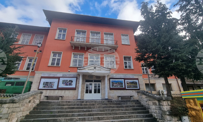 Смолянското читалище „Христо Ботев“ отличи световната шампионка по волейбол Елисавета Сариева