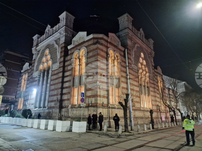 Official Lighting Ceremony of Sixth Hanukkah Candle Takes Place at Sofia Synagogue