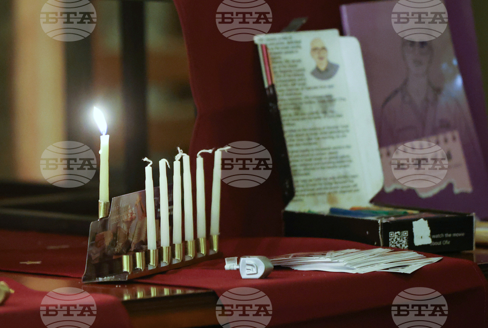 Централна Софийска синагога - запалването на шестата свещ на Ханука - церемония