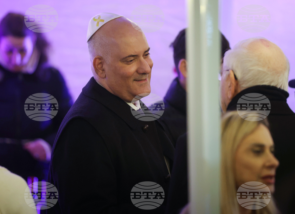 Централна Софийска синагога - запалването на шестата свещ на Ханука - церемония