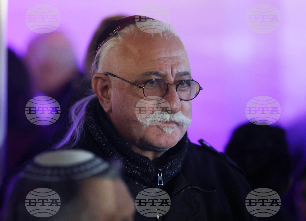 Централна Софийска синагога - запалването на шестата свещ на Ханука - церемония