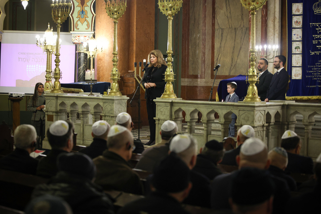 Вицепрезидентът: Молитвата на милиони хора днес е за мир и светлина за нашите деца