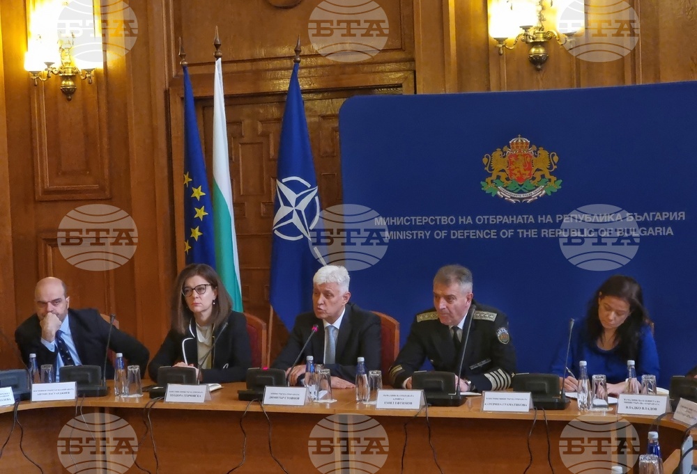 МО - ръководство - пресконференция