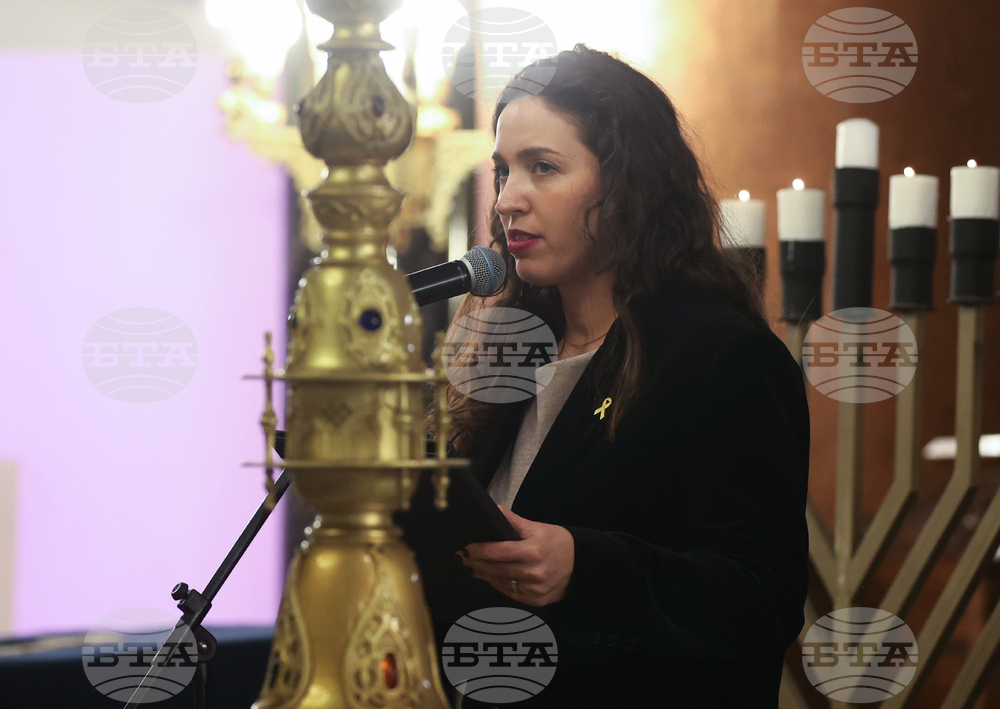 Централна Софийска синагога - запалването на шестата свещ на Ханука - церемония