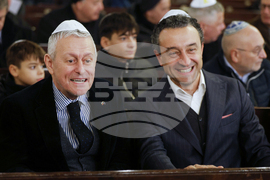 Централна Софийска синагога - запалването на шестата свещ на Ханука - церемония