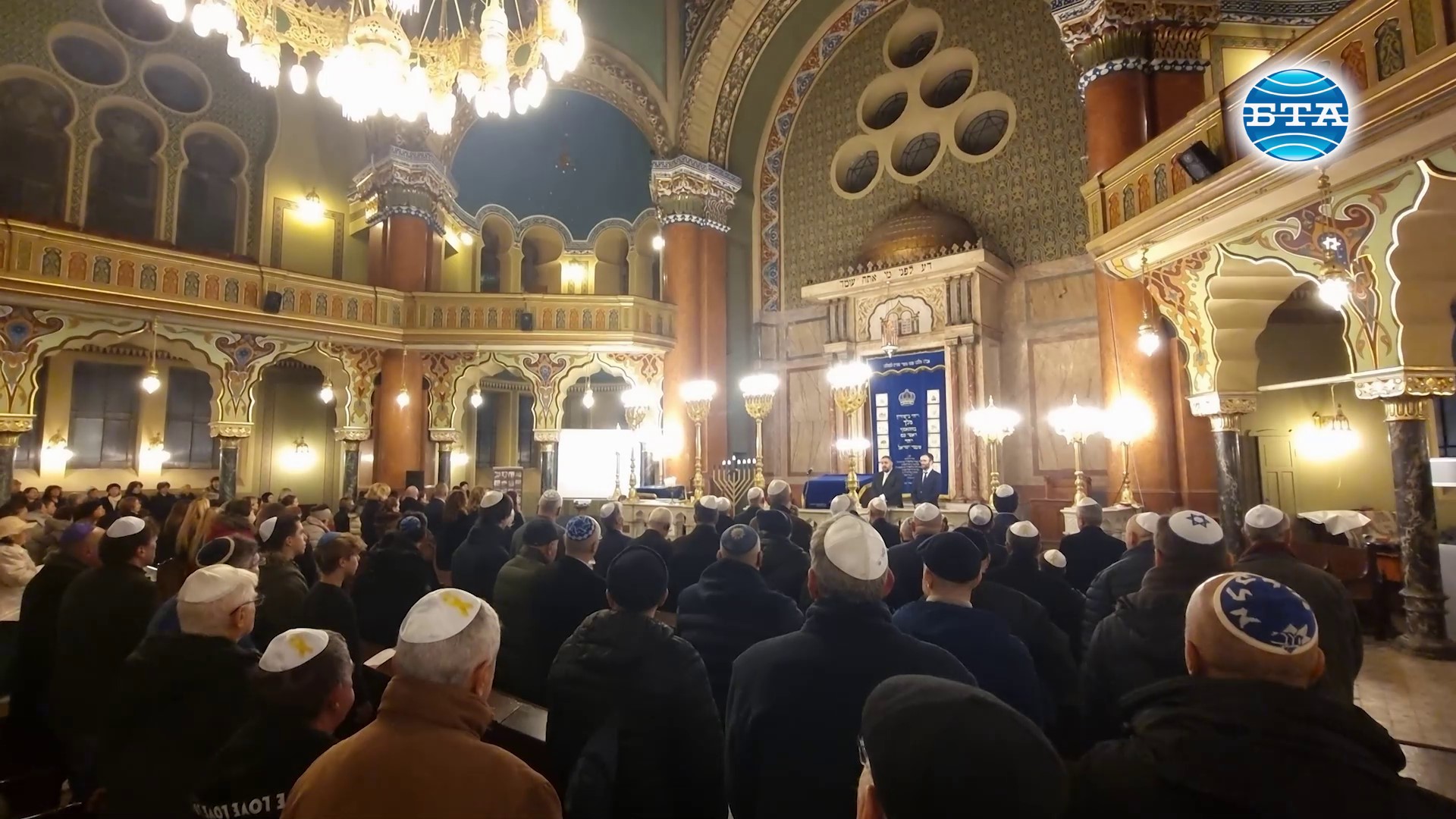 С послание за мир и светлина в Централната Софийска синагога се състоя официалната церемония по запалването на шестата свещ на Ханука С послание за мир и светлина в Централната Софийска синагога се състоя официалната церемония по запалването на шестата свещ на Ханука