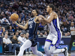Mavericks Kings Basketball