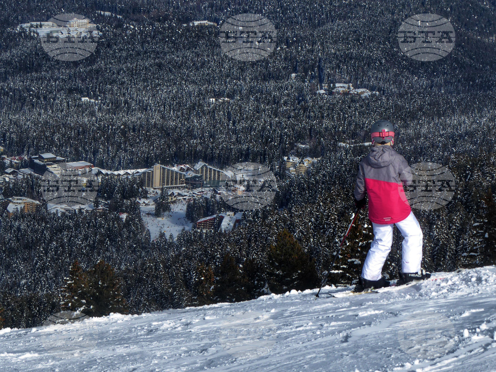 Пистите в курортите са зеледени, необходимо е повишено внимание от скиорите, предупредиха от Планинската спасителна служба на БЧК